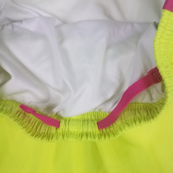 Nike Dri-Fit Shorts (Girls) Sz M - Picture 5 of 6